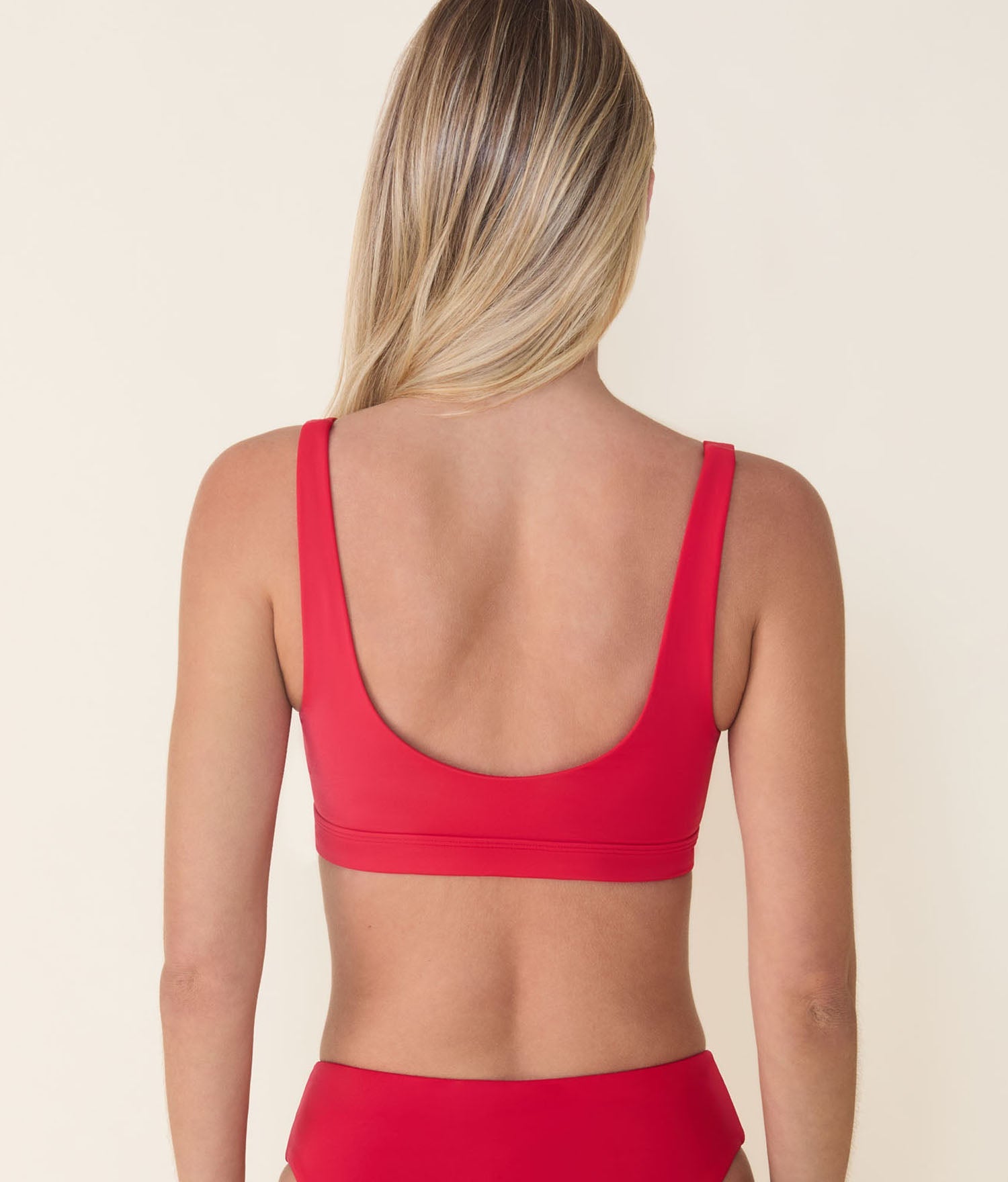 Kiraz Kırmızısı Düz Ventura Bikini Üstü - Şıklık ve Konfor