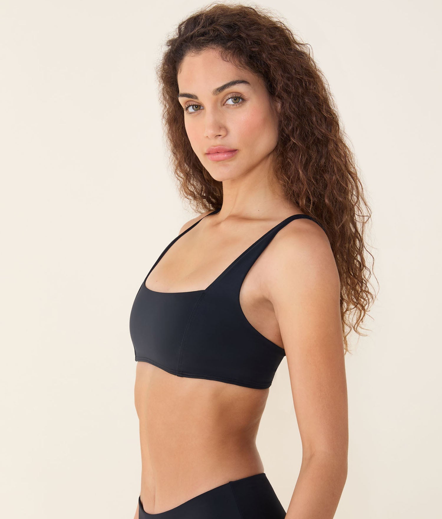 Siyah Düz Havana Bikini Üstü - Şık ve Rahat Tasarım