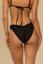 Siyah Papatya Dantel Ekstra Kapama Lulu (Zig-Zag Dikiş) Bikini Altı