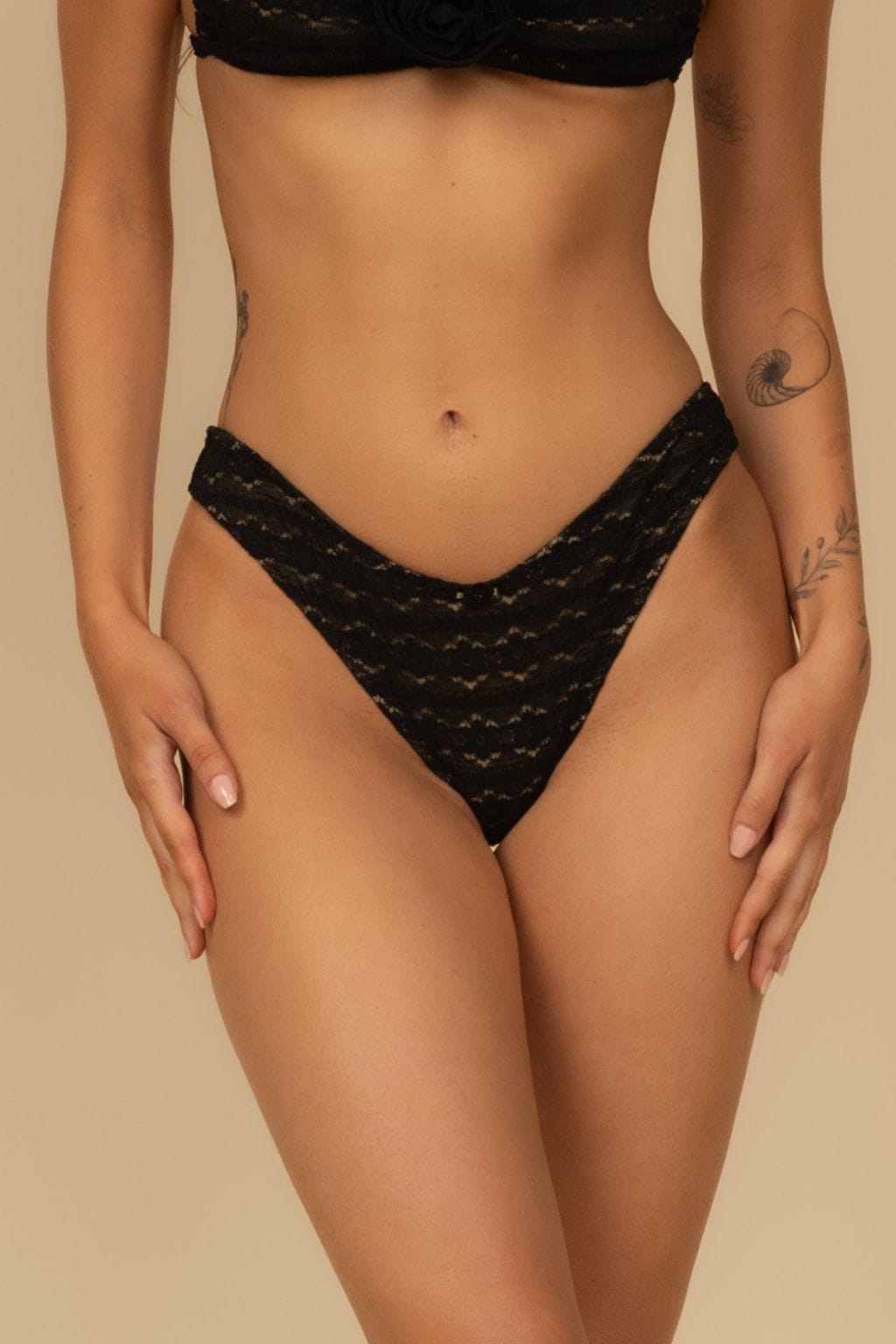 Siyah Papatya Dantel Ekstra Kapama Lulu (Zig-Zag Dikiş) Bikini Altı