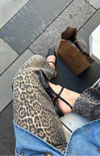 Brunet Leopar Desenli Düz Paça Kot Pantolon