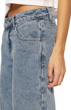 Charli Orta Yıkama Denim Zımbalı Düşük Bel Bol Paça Jean