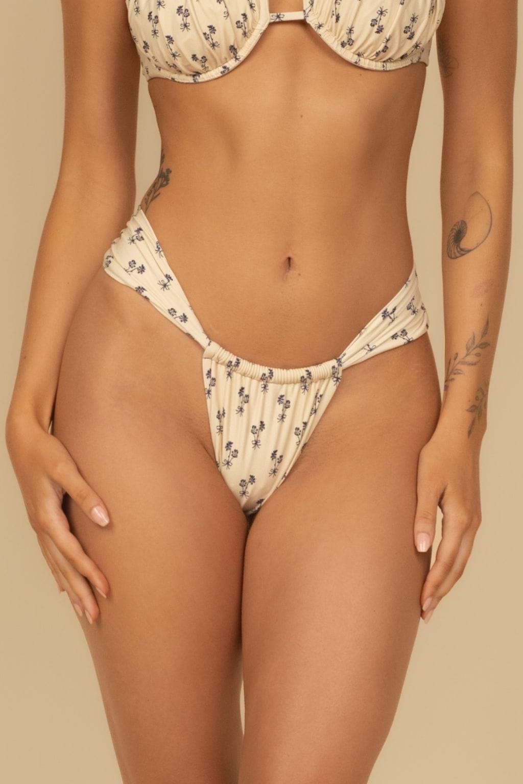 Cynthia Çiçekli Sandra Bikini Altı