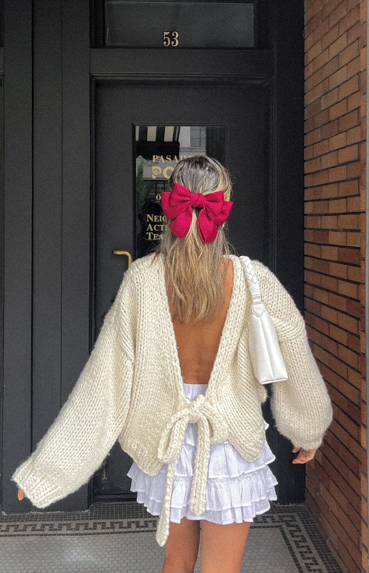Tatilde Krem Bağlamalı Triko Hırka