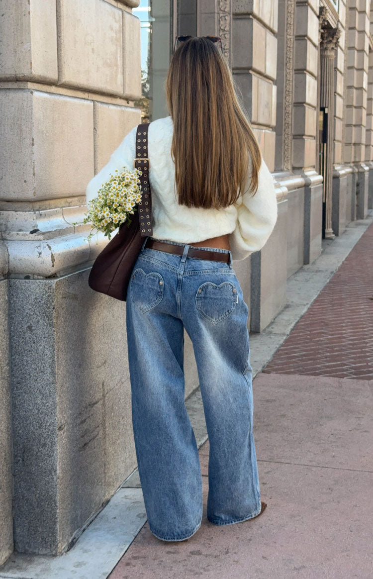 Aşıklar Yolu Orta Yıkama Denim Kalp Cep Rahat Jean