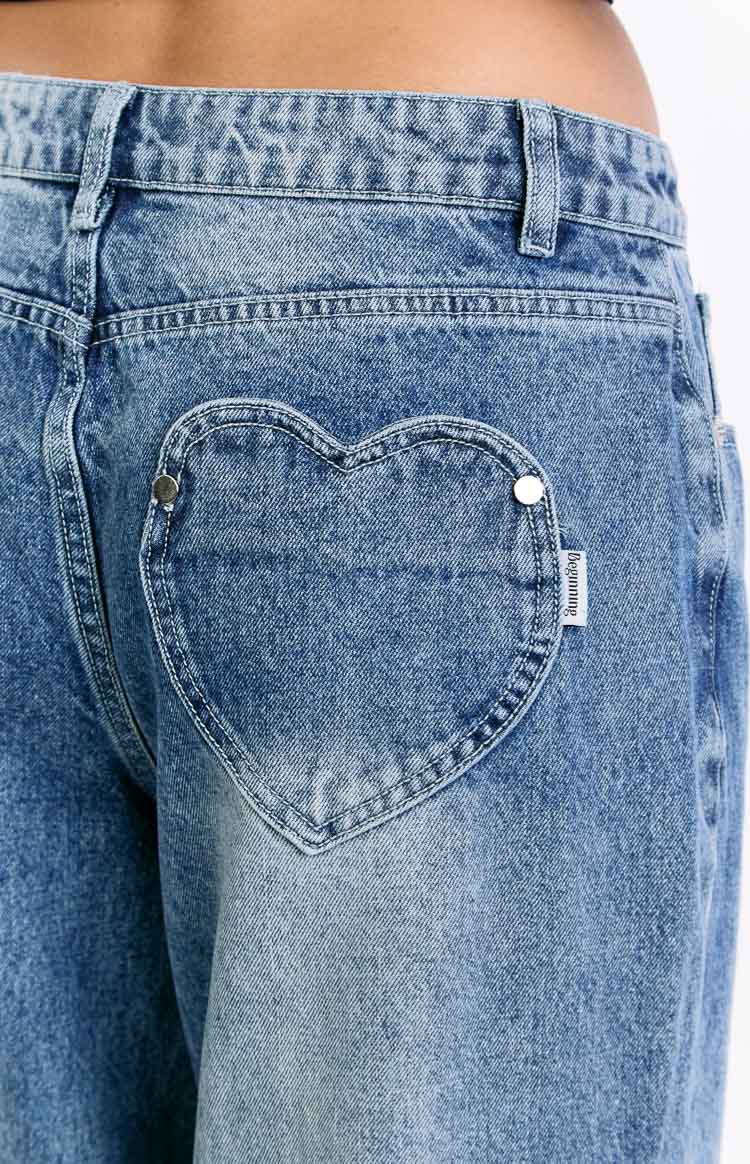 Aşıklar Yolu Orta Yıkama Denim Kalp Cep Rahat Jean