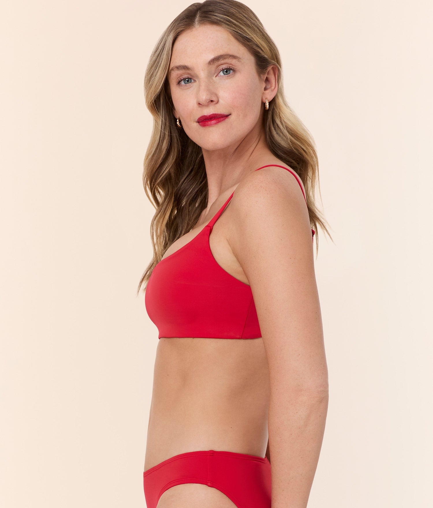Kiraz Kırmızısı Maui Bikini Üstü - Şık ve Rahat Tasarım