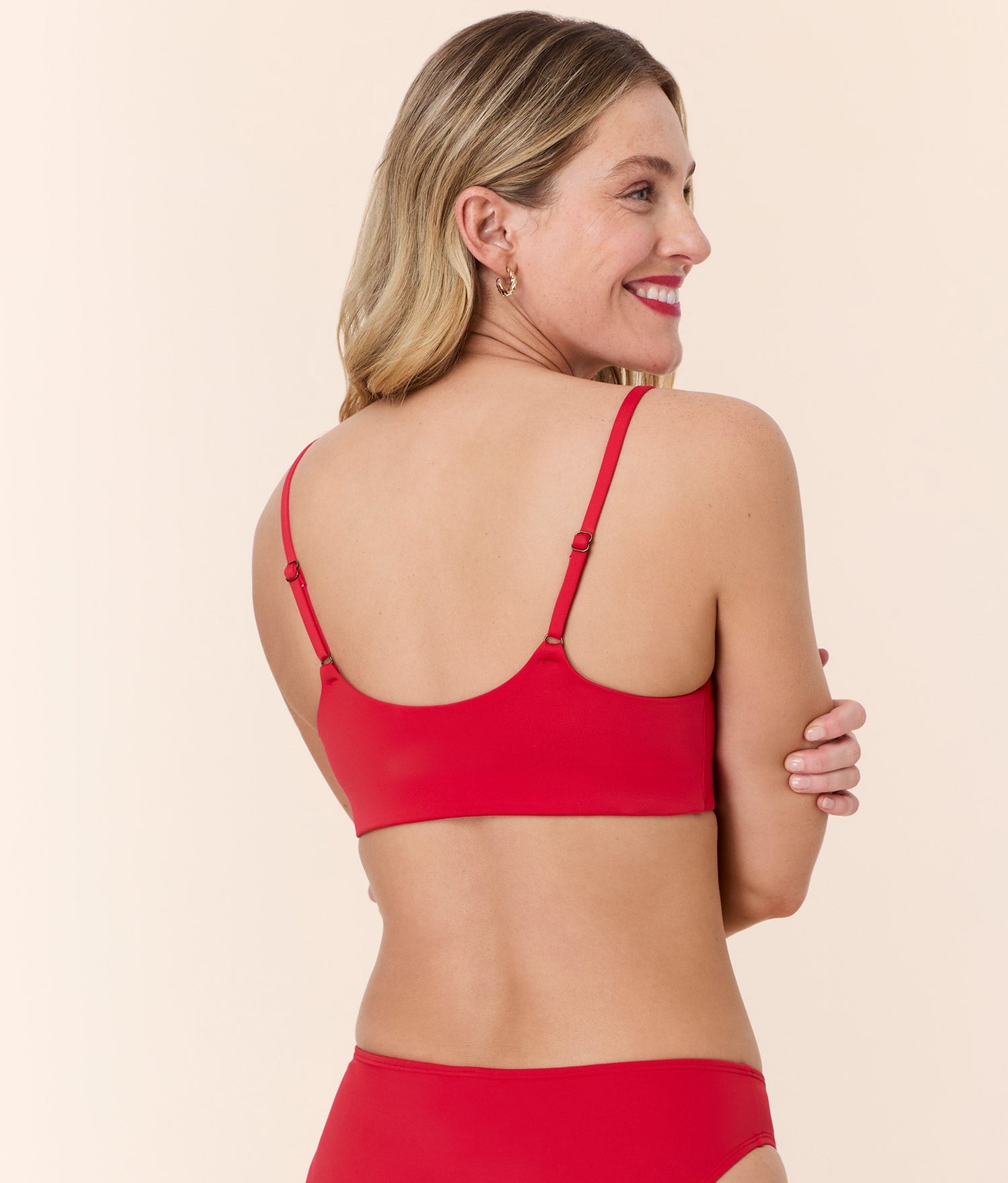 Kiraz Kırmızısı Maui Bikini Üstü - Şık ve Rahat Tasarım