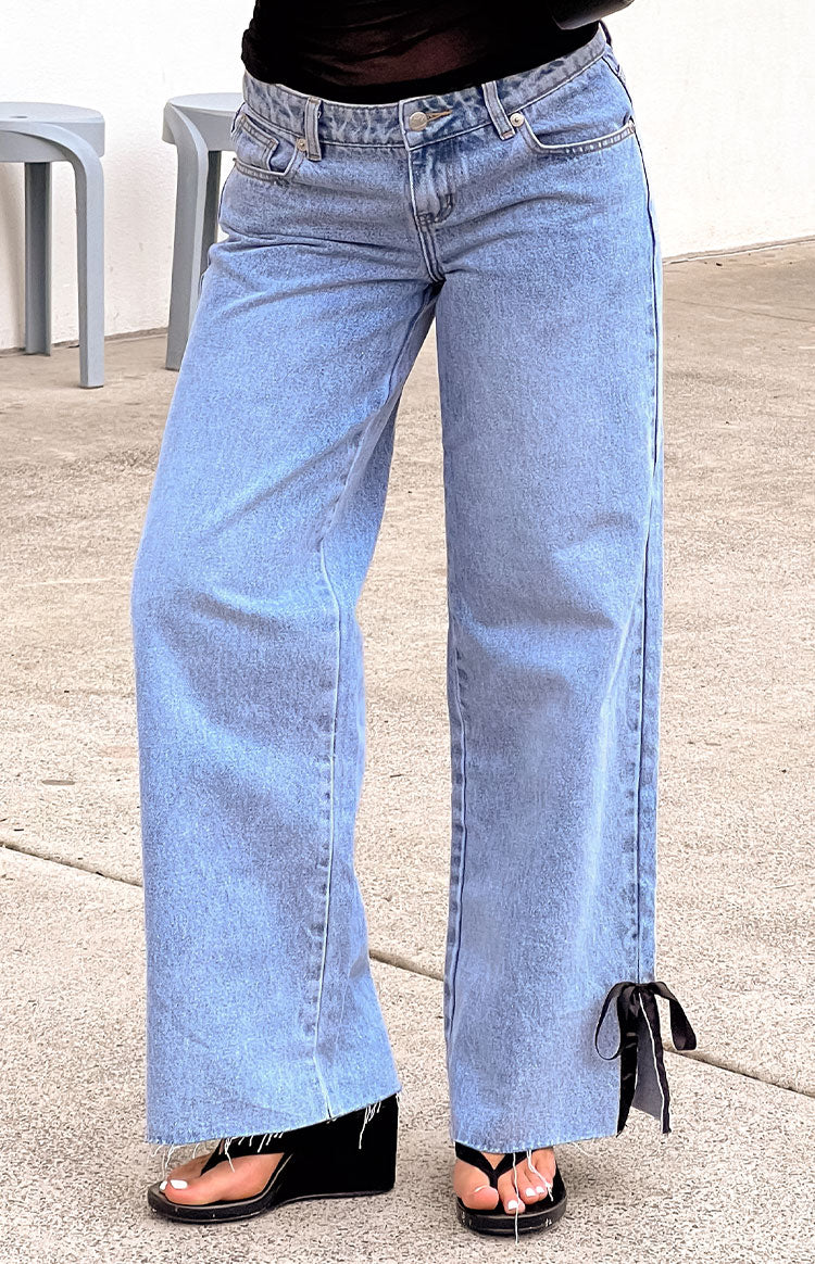 Willabelle Açık Yıkama Denim Fiyonklu Düşük Bel Jean