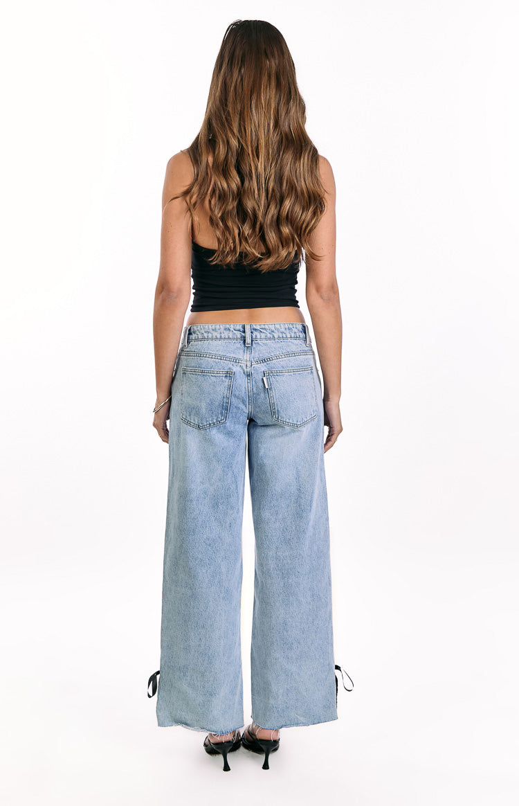 Willabelle Açık Yıkama Denim Fiyonklu Düşük Bel Jean