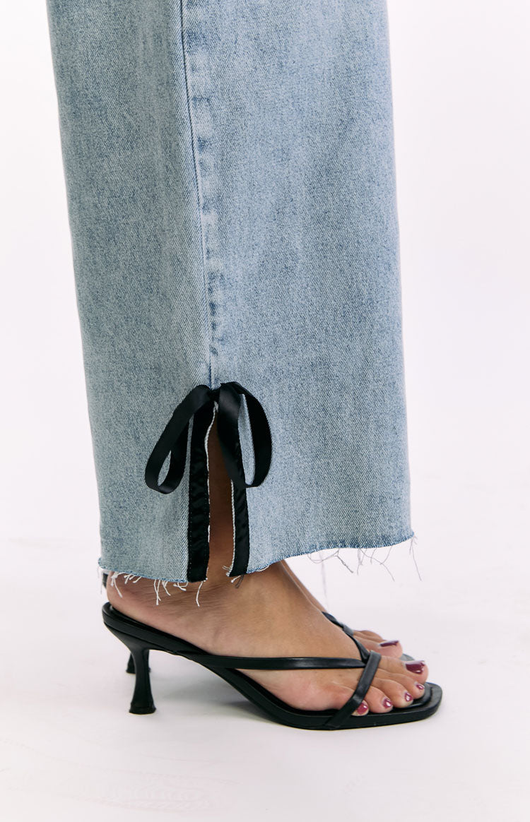 Willabelle Açık Yıkama Denim Fiyonklu Düşük Bel Jean
