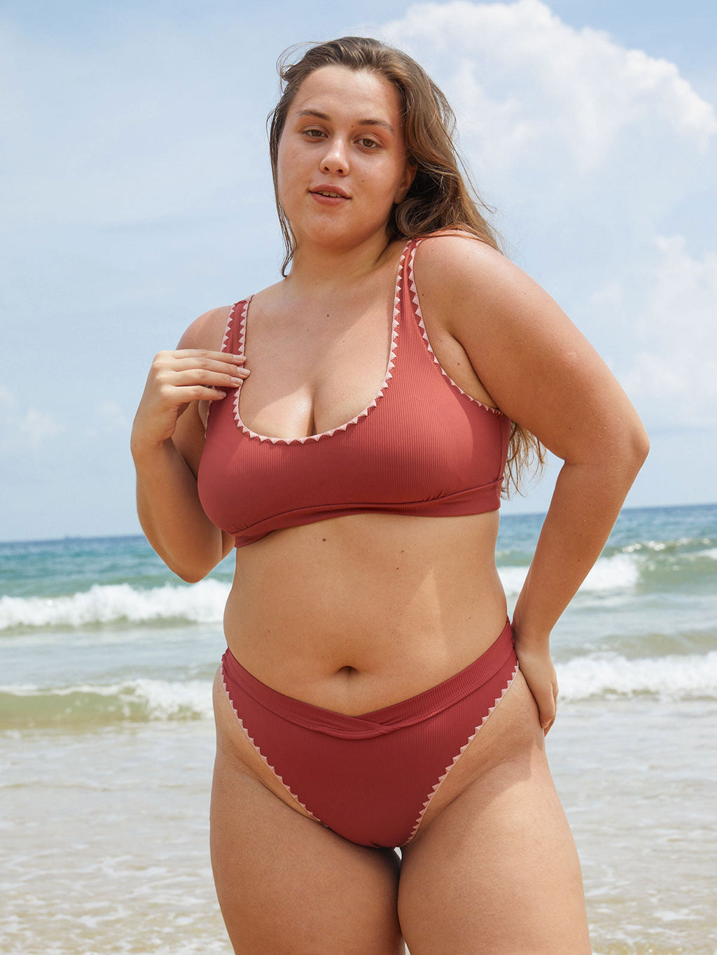 Kontrast Dikişli Büyük Beden Uzun Bikini Üstü