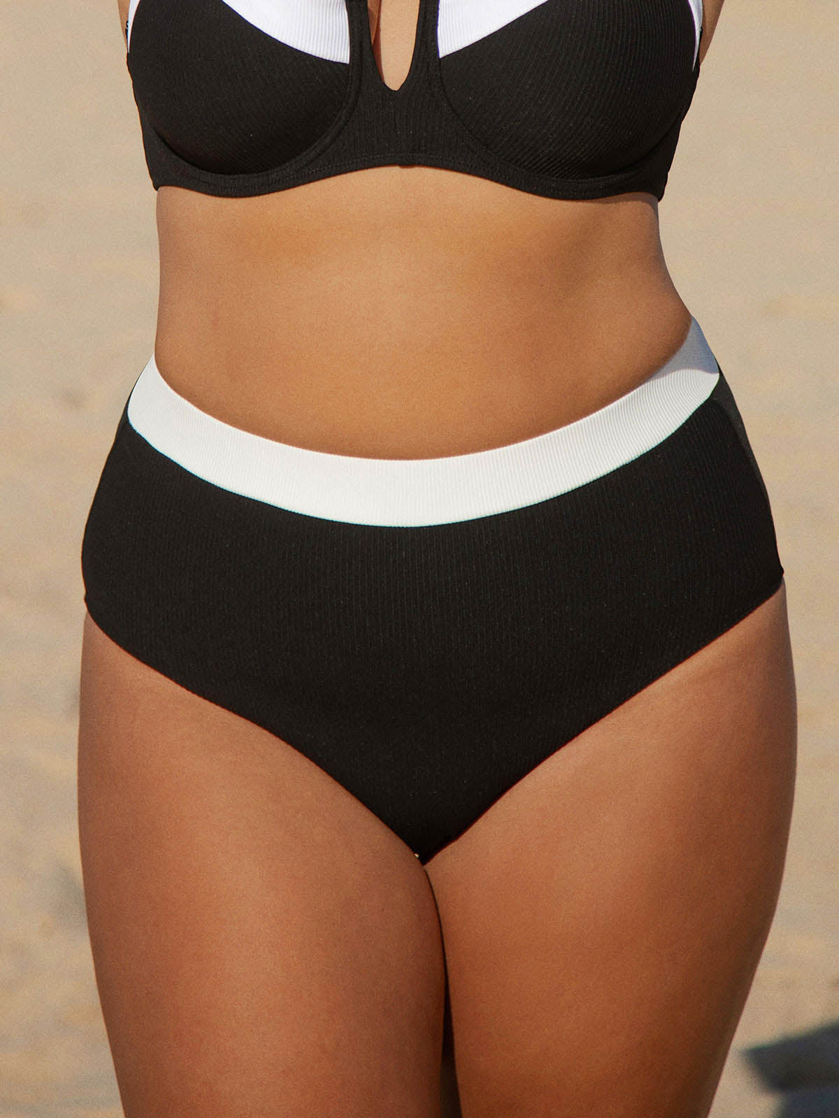 Şık Kontrast Detaylı Büyük Beden Bikini Altı - Rahat ve Modern
