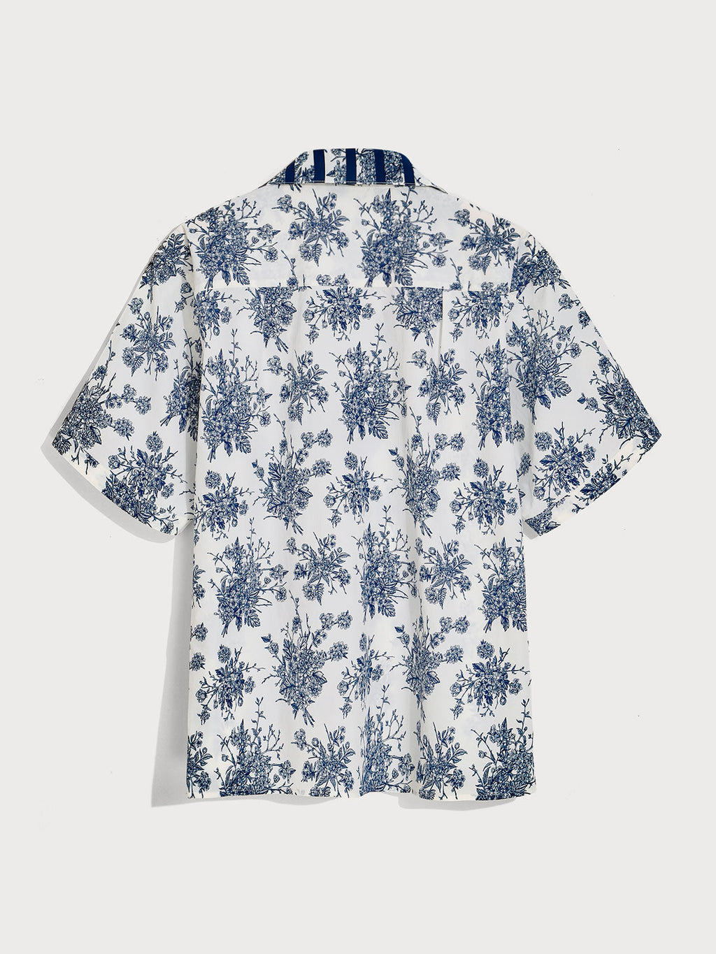 Erkek Mavi Çiçekli Rahat T-Shirt - Şık ve Modern Tasarım