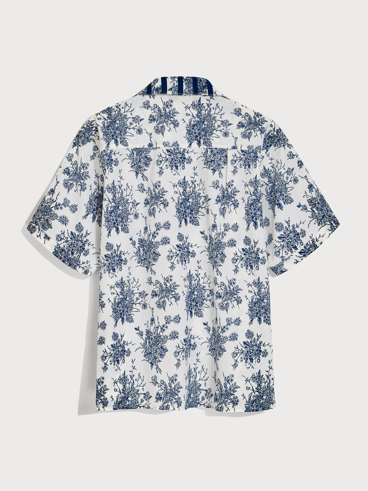 Erkek Mavi Çiçekli Rahat T-Shirt - Şık ve Modern Tasarım