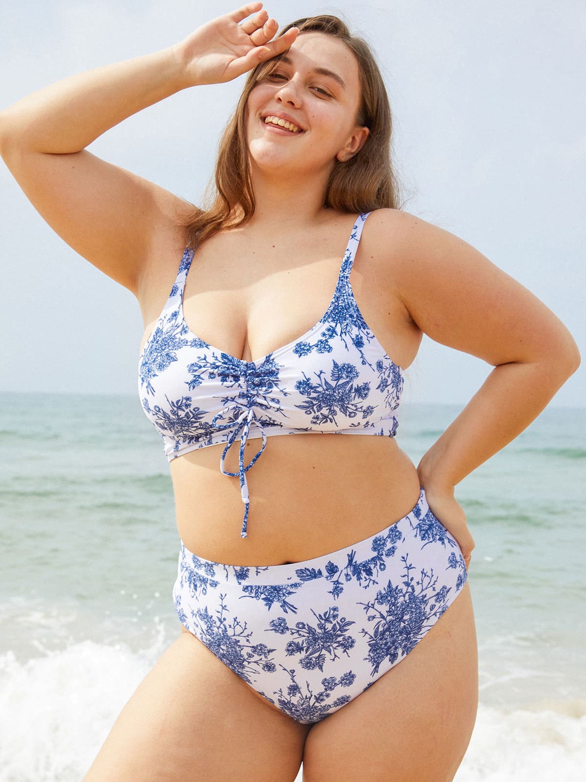 Şık Fırfırlı Çiçekli Büyük Beden Bikini Üstü