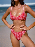 Şık Kırmızı Çizgili Kroşe Bikini Üstü - Yaz Modası