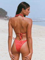 Şık Kırmızı Jakarlı Üçgen Bikini Üstü - Yaz Modası