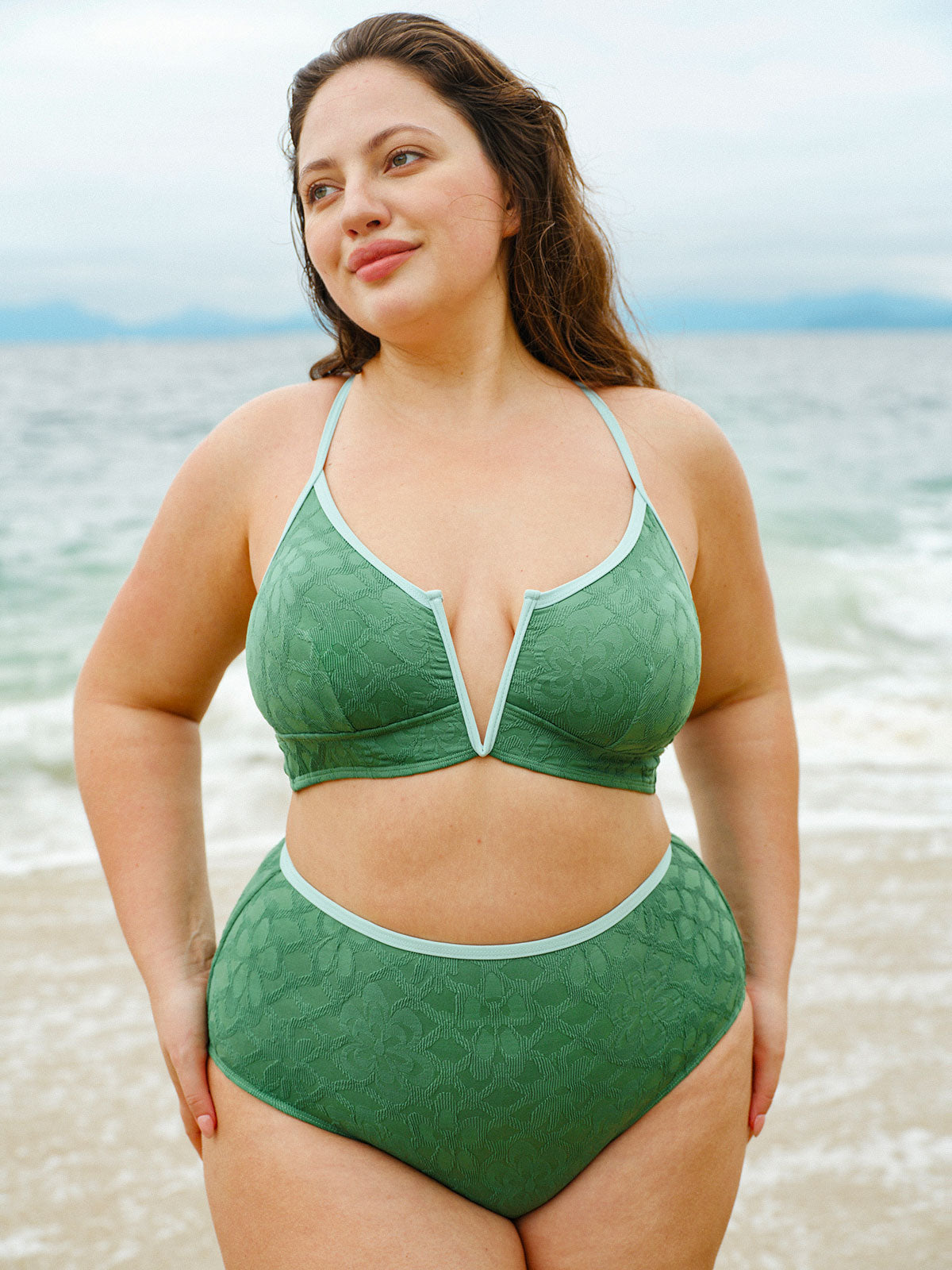 Koyu Yeşil Jakarlı V Yaka Büyük Beden Bikini Üstü - Şıklığı Yakalayın