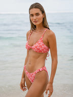 Premium Kırmızı Gül Desenli Esnek Bikini Altı