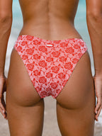 Şık Kırmızı Gül Desenli Bikini Altı - Yaz Modası