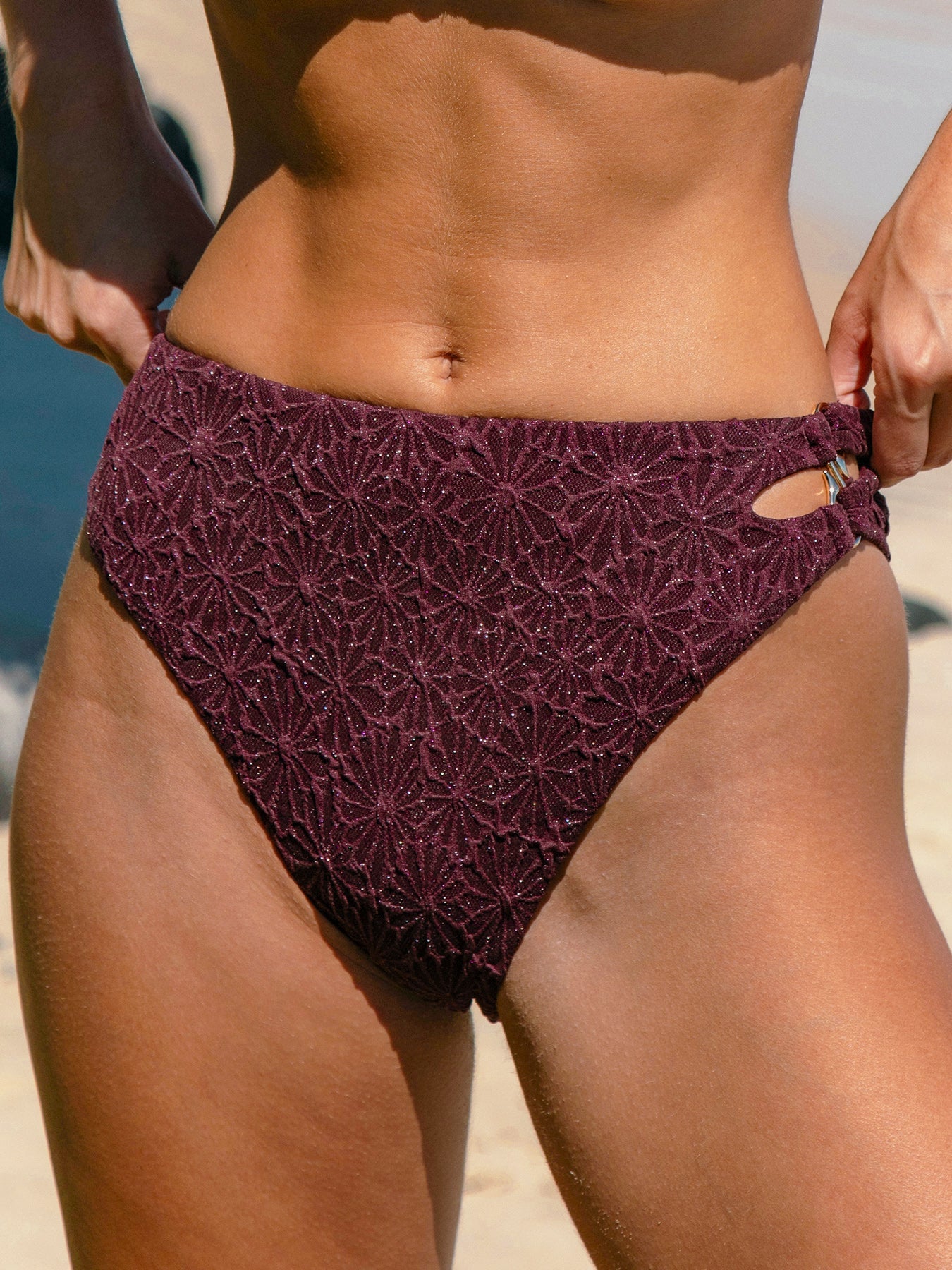 Premium Koyu Kahverengi Dokulu Bikini Altı - Şık ve Rahat