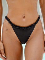 Şık Siyah Volanlı Bikini Altı - Yaz Plaj Modası