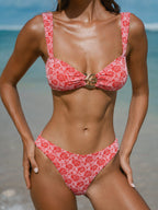 Premium Kırmızı Gül Desenli Bikini Üstü - Şıklık ve Konfor