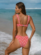 Premium Kırmızı Gül Desenli Bikini Üstü - Şıklık ve Konfor