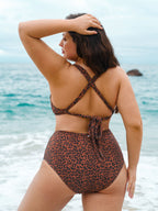 Leopar Desenli V Yaka Büyük Beden Bikini Üstü - Şıklık ve Konfor
