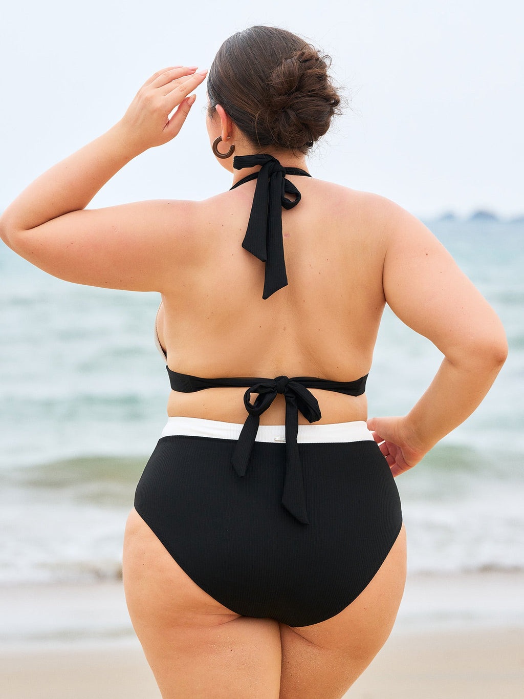 Şık Siyah Büyük Beden Askılı Bikini Üstü