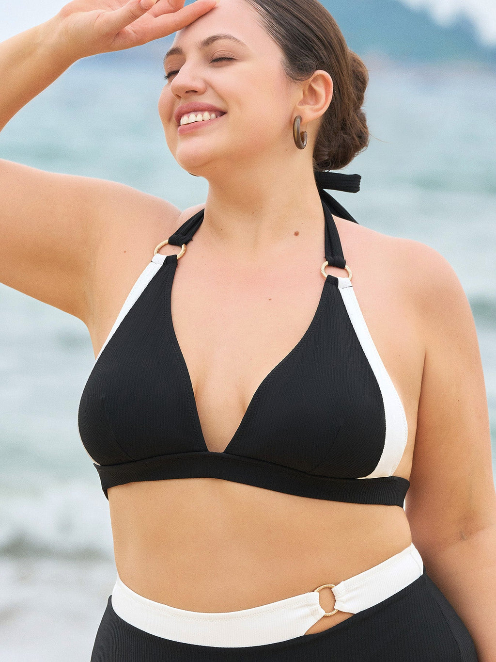 Şık Siyah Büyük Beden Askılı Bikini Üstü
