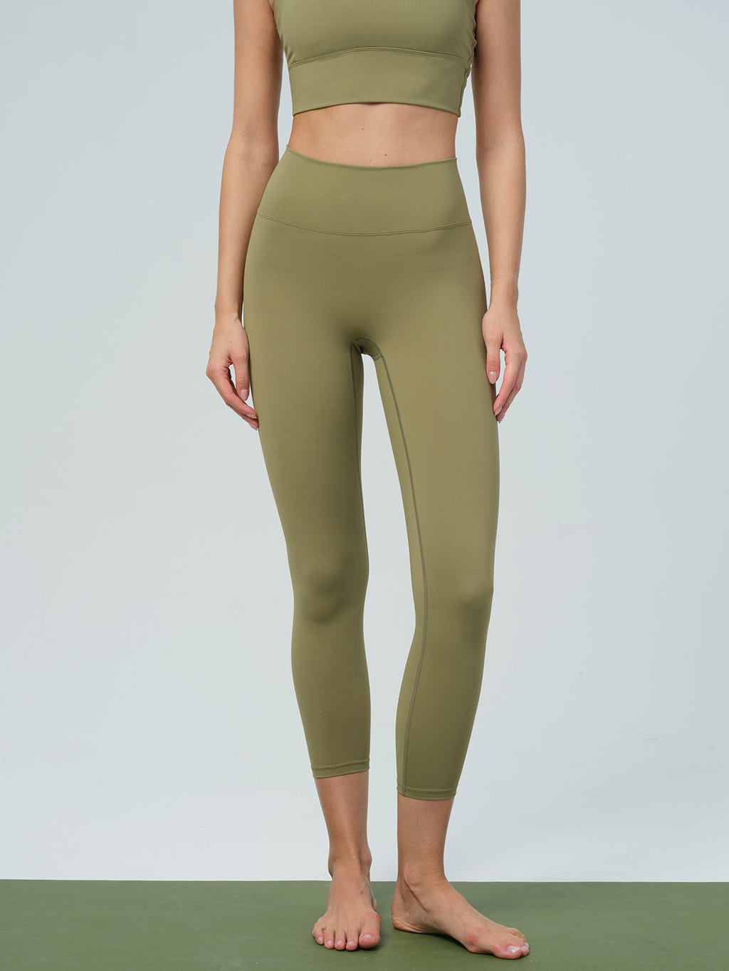 Yeşil Altın Desenli 24'' Kesik Leggings - Şık ve Rahat
