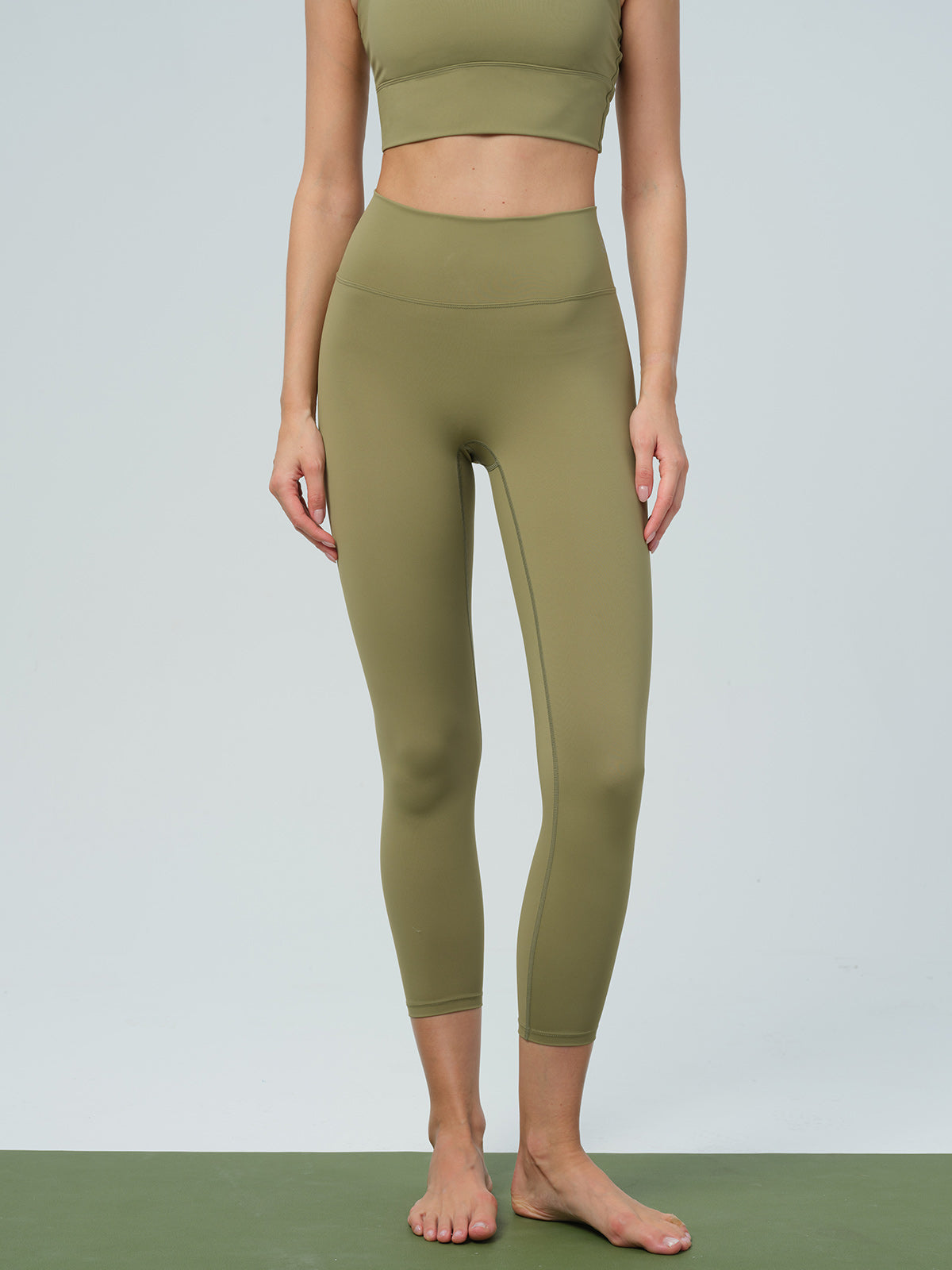 Yeşil Altın Desenli 24'' Kesik Leggings - Şık ve Rahat