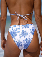Şık Mavi Çiçekli Tam Kapama Bikini Altı - Yaz Modası