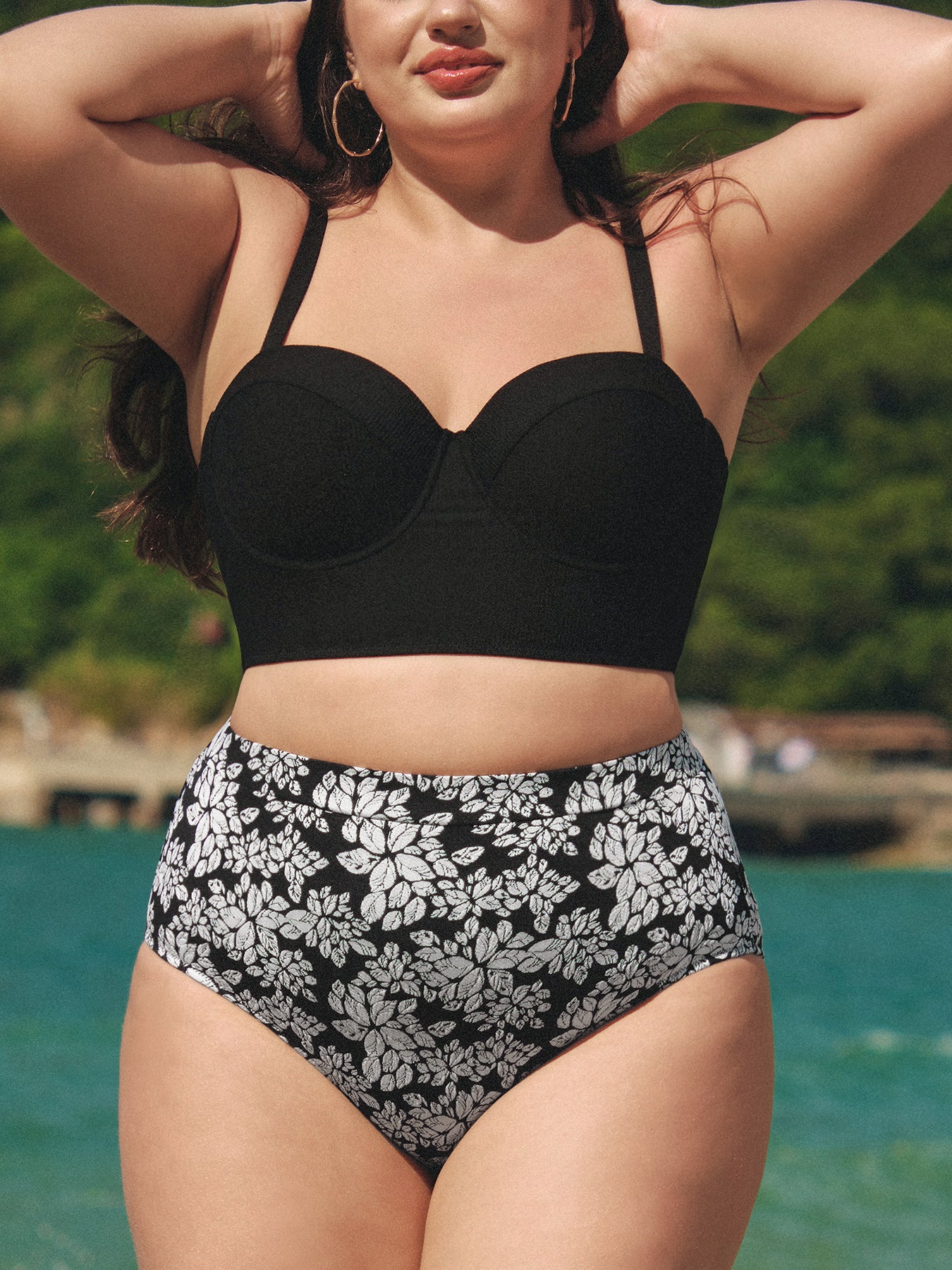 Şık Siyah Çiçekli Büyük Beden Bikini Altı - Rahat ve Modern
