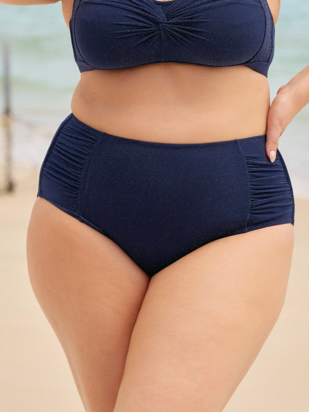 Şık Lacivert Büyük Beden Parlak Bikini Altı