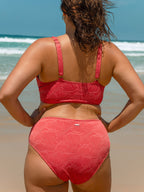 Şık Kırmızı Jakarlı Büyük Beden Bikini Altı - Konfor ve Stil