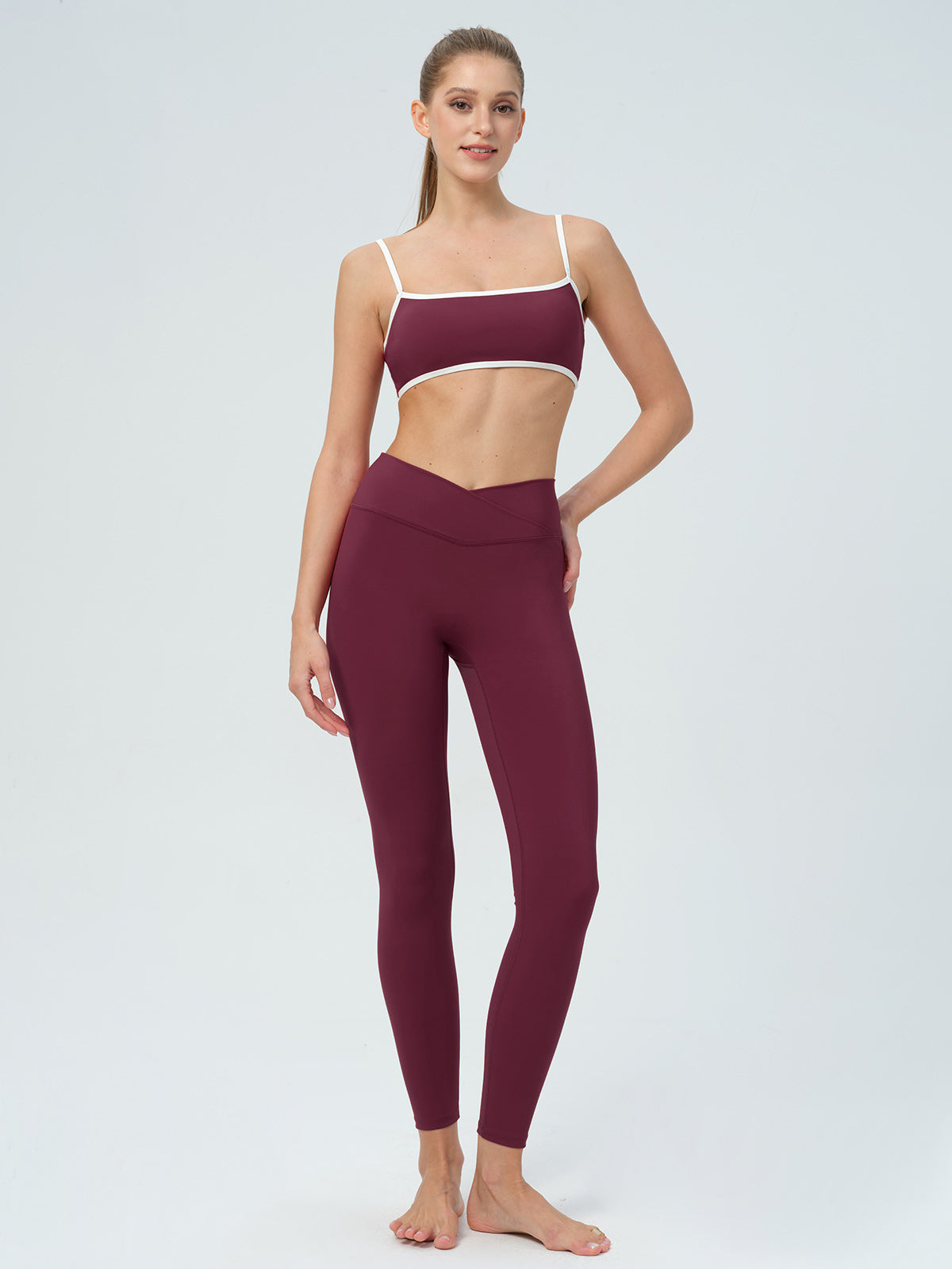 Bordo Kontrast Dikişli Spor Sütyeni - Rahat ve Şık