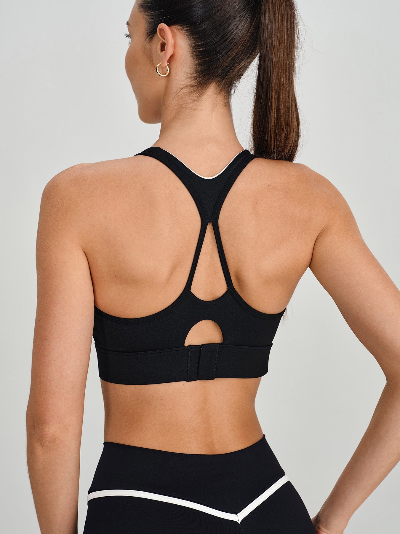 Premium Siyah I-Back Spor Sütyeni - Hafif Destekli