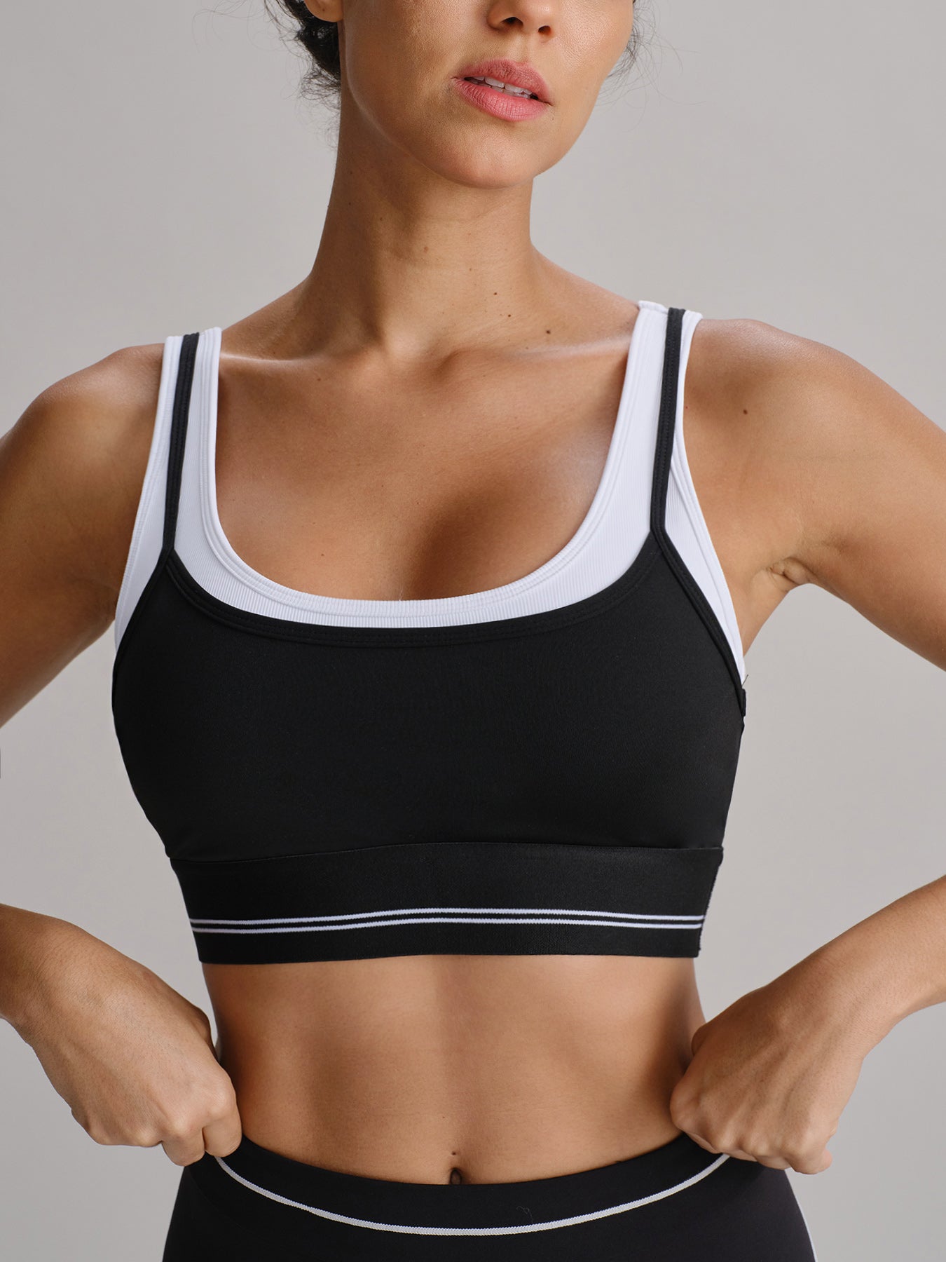 Kontrast Kenar Siyah Tank Top - Hafif Destekli Çift Askı