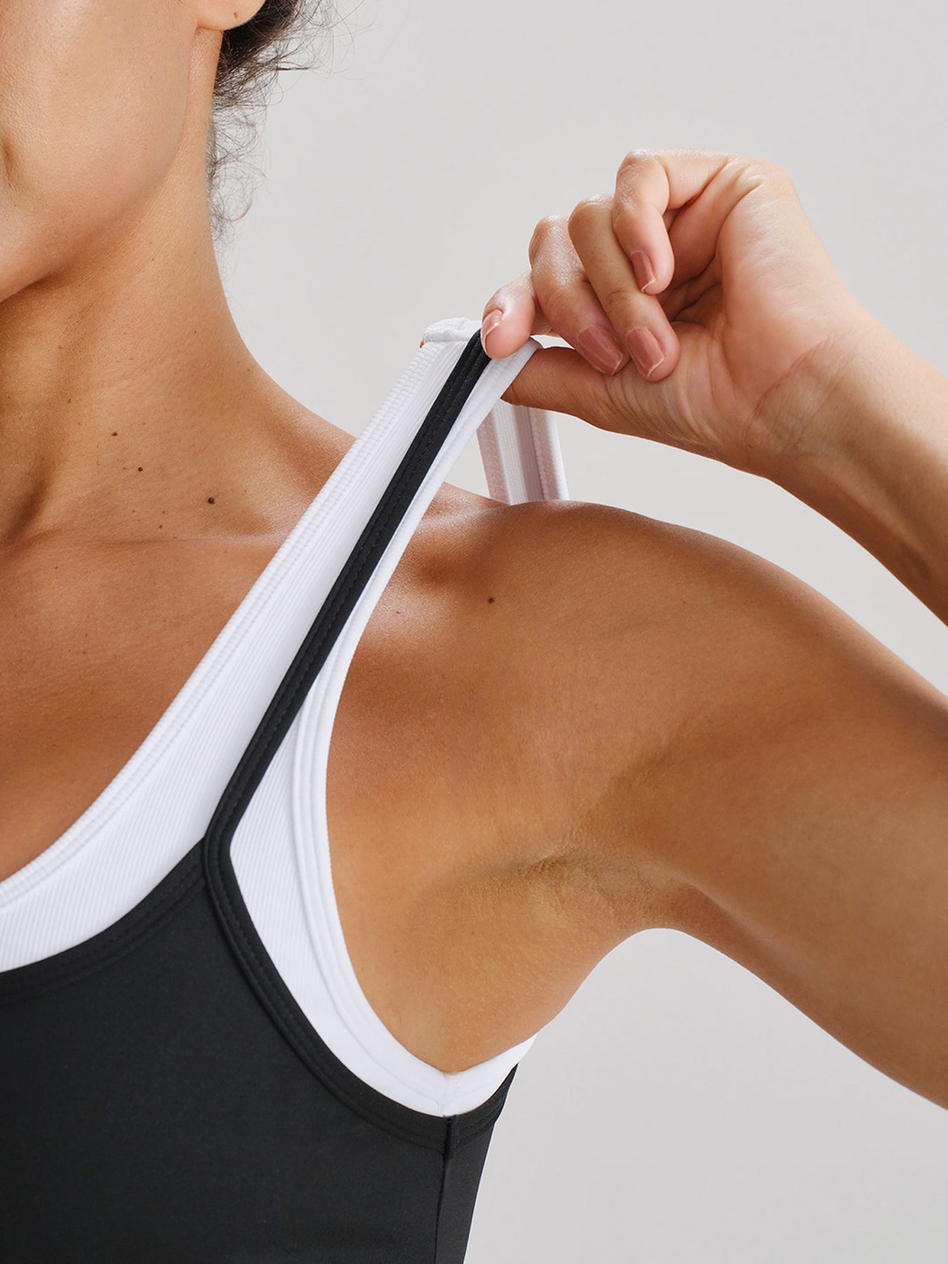 Kontrast Kenar Siyah Tank Top - Hafif Destekli Çift Askı