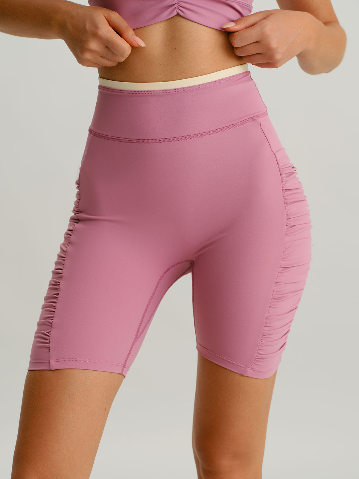 Kadın Pembe Kırışık 6'' Fitness Şortları - Rahat ve Şık