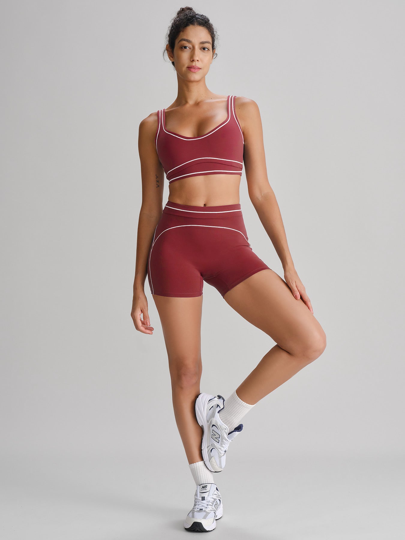Premium Kırmızı Spor Şort - Rahat ve Şık Antrenman İçin