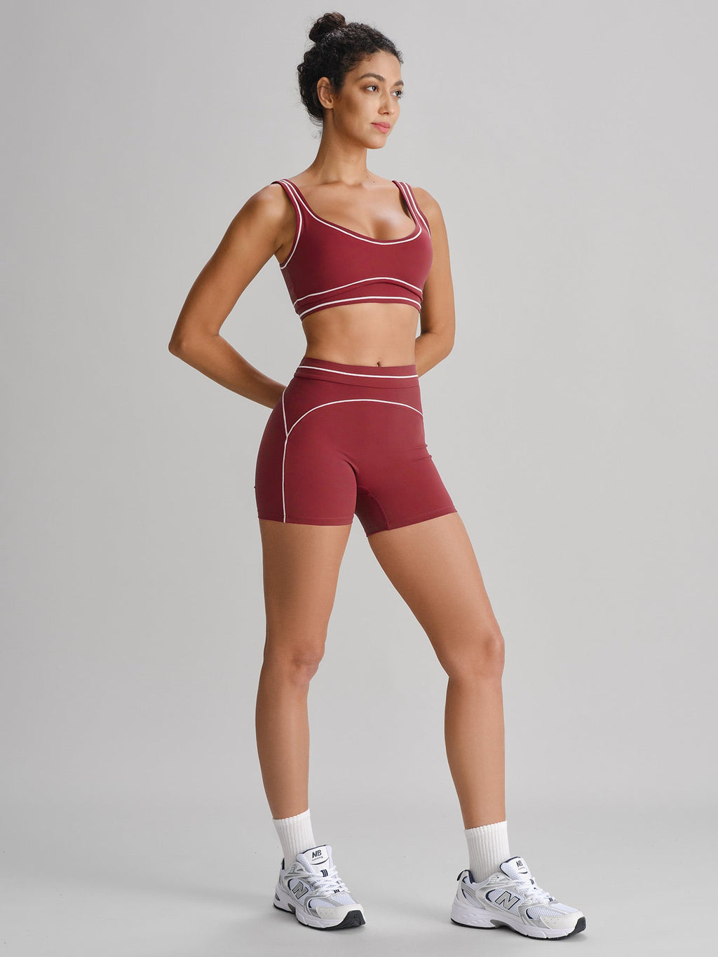 Kadın Kırmızı Kontrast Dikişli Spor Sütyeni - Rahat ve Şık