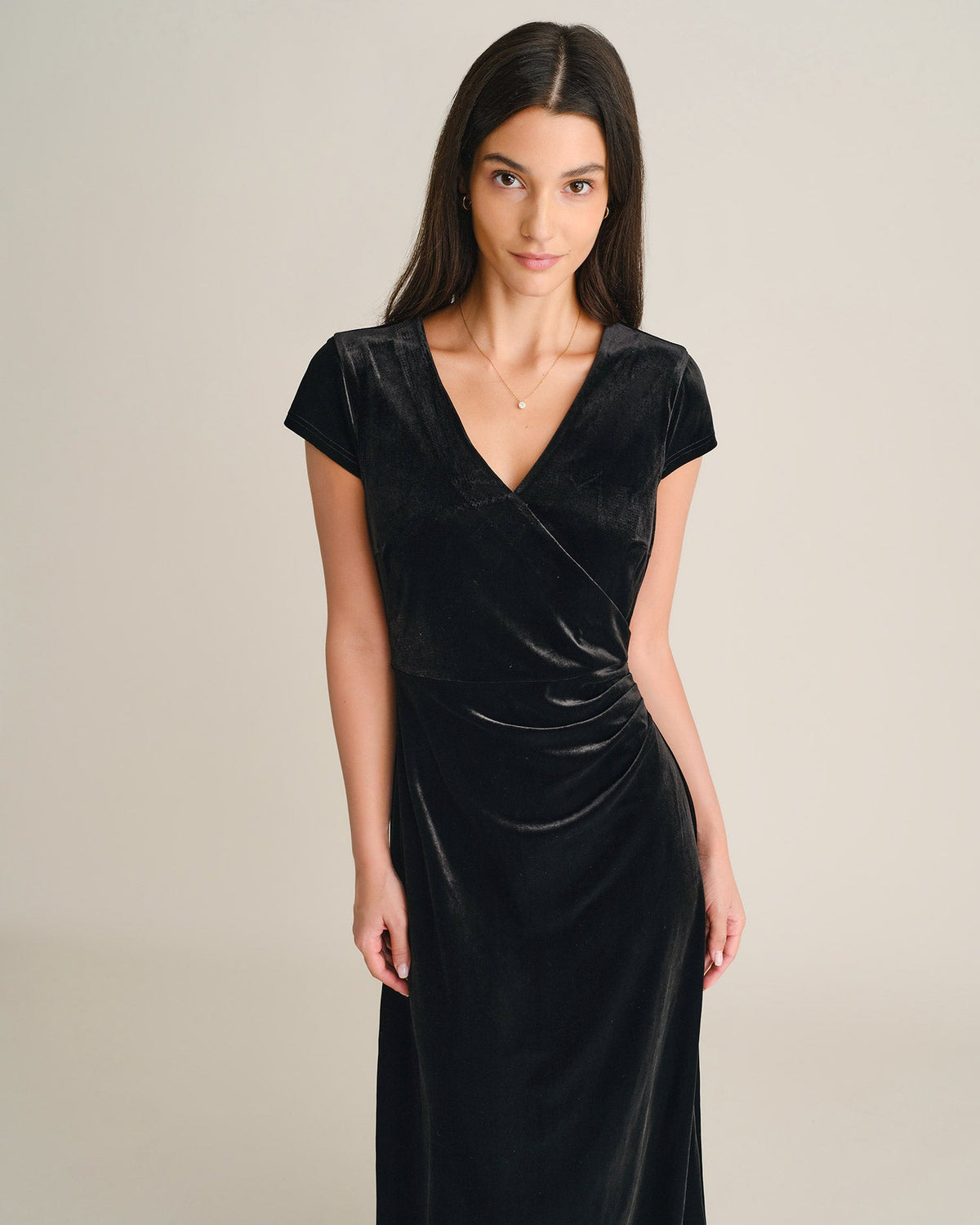 Siyah V Yaka Velur Maxi Elbise