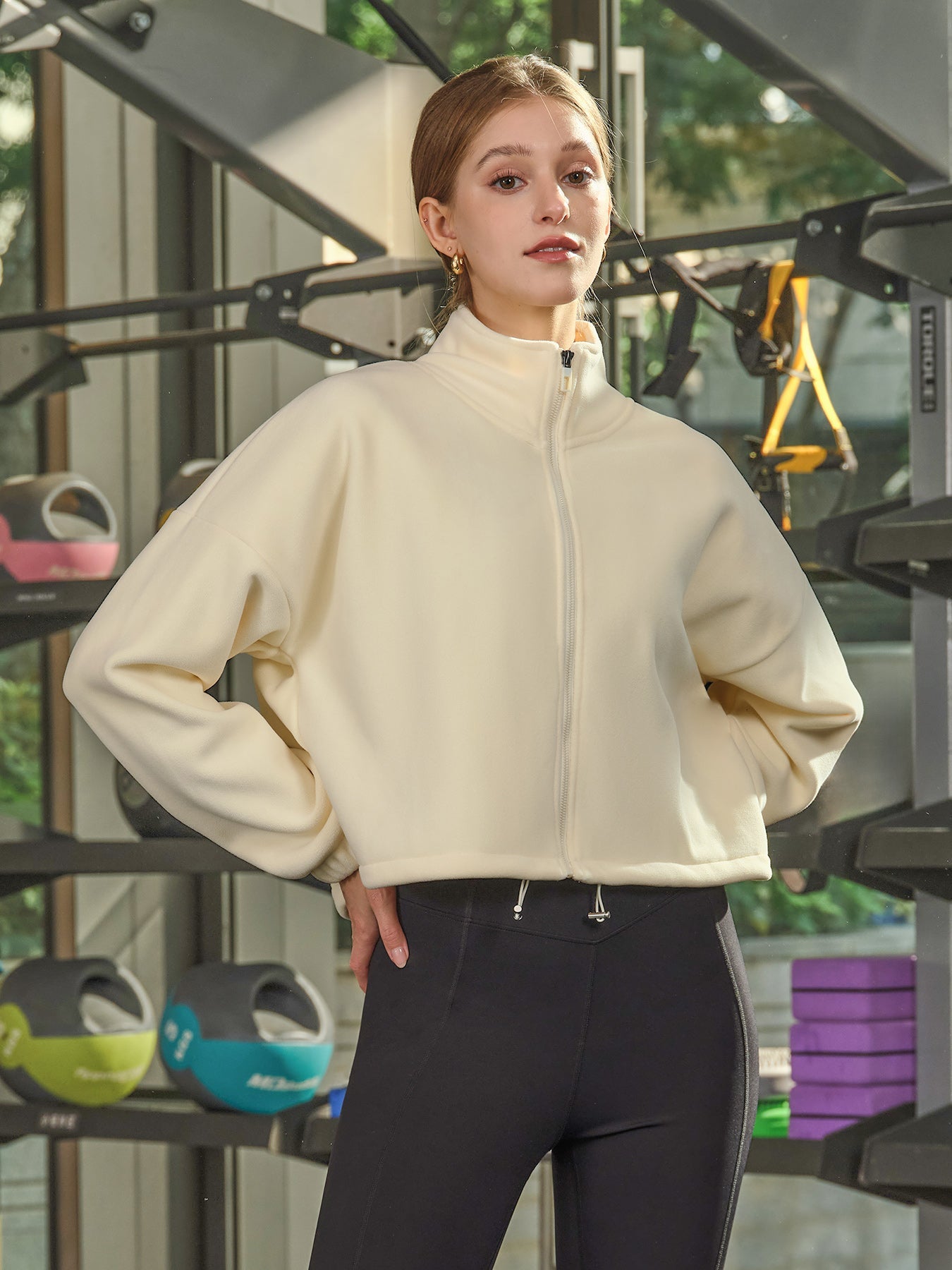 Premium Krem Polar Spor Ceket - Kısa Fermuarlı Tasarım