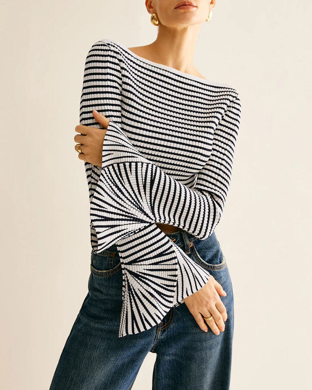 Siyah Çizgili Bell Sleeve Tişört