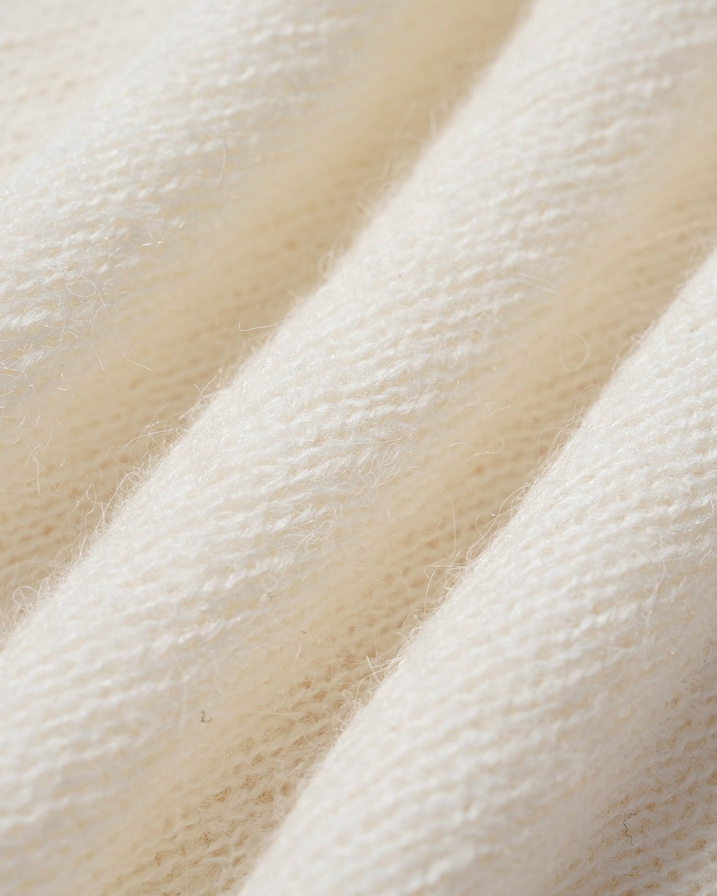Off White Bot Yakalı Kesik Triko Kazak