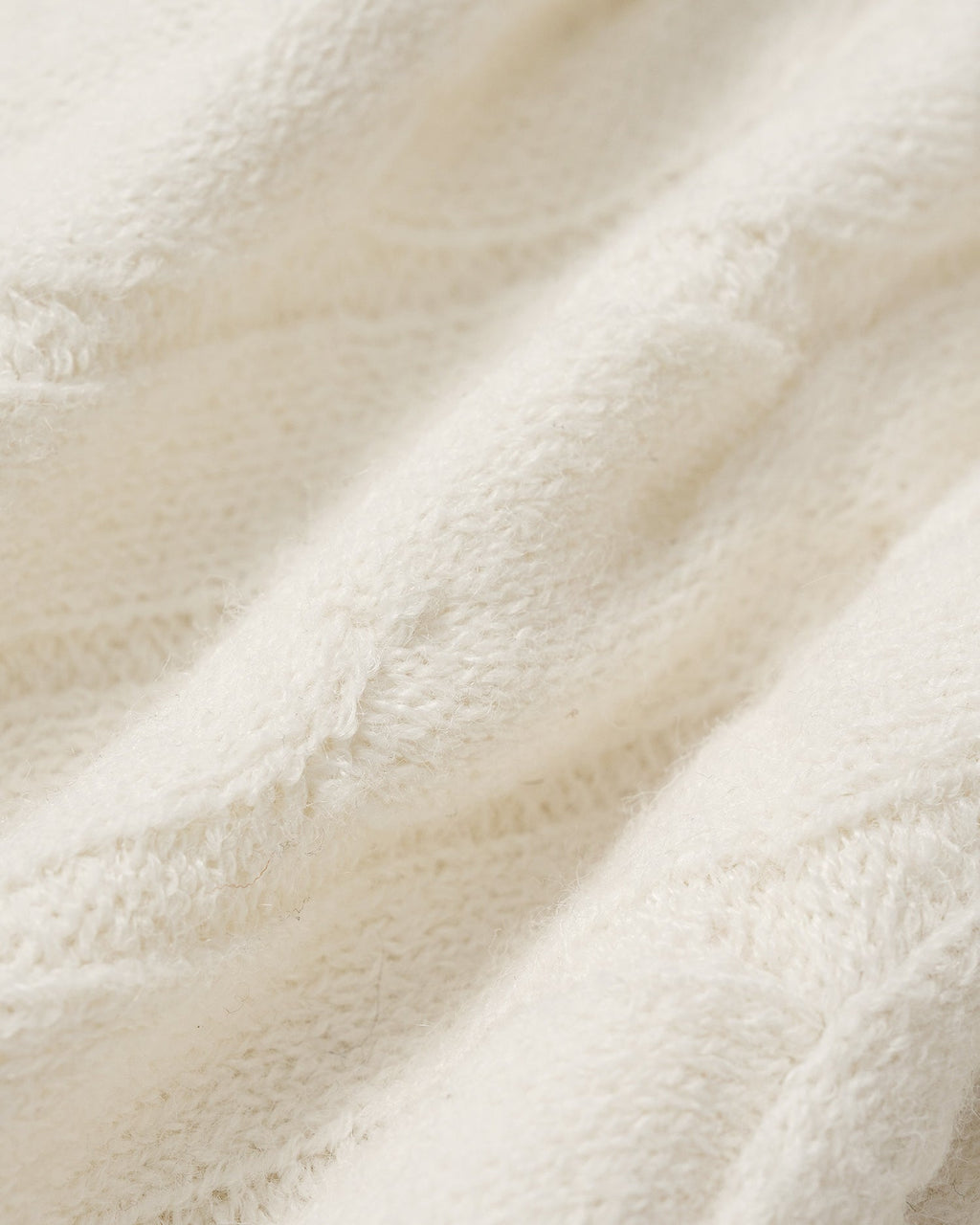 Off White Dokulu Düğmeli Triko Hırka